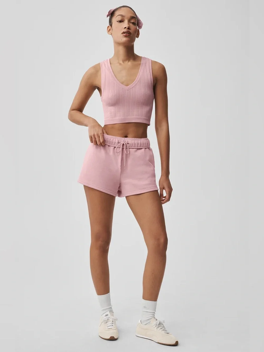 ALO YOGA | ✨NEW✨ Accolade Short in Vintage Pink